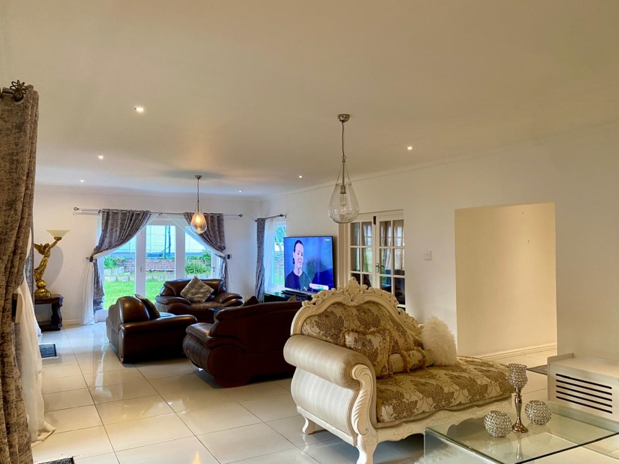 5 Bedroom Property for Sale in Constantia Western Cape